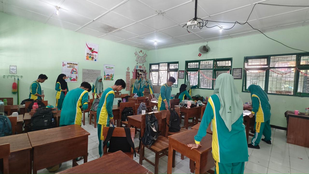 Lomba Kebersihan Kelas Warnai Peringatan Harlah ke-17 MTsN 9 Bantul